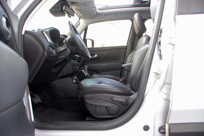 지프 레니게이드 2.4 가솔린 리미티드 - 이미지 11