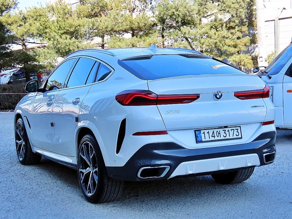 BMW X6(3세대) 30d xDrive M 스포츠팩 - 이미지 7