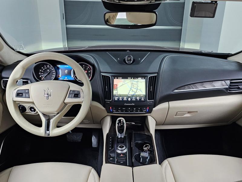 마세라티 르반떼 3.0 - 이미지 3