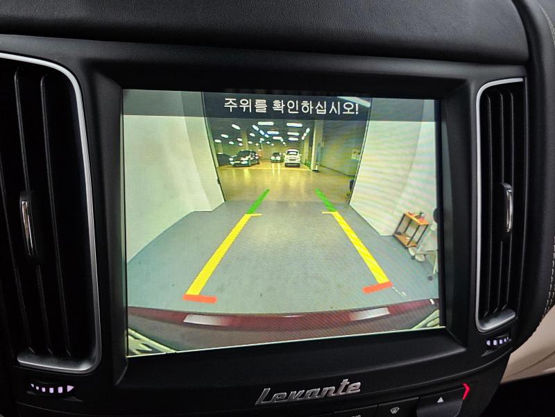 마세라티 르반떼 3.0 - 이미지 20