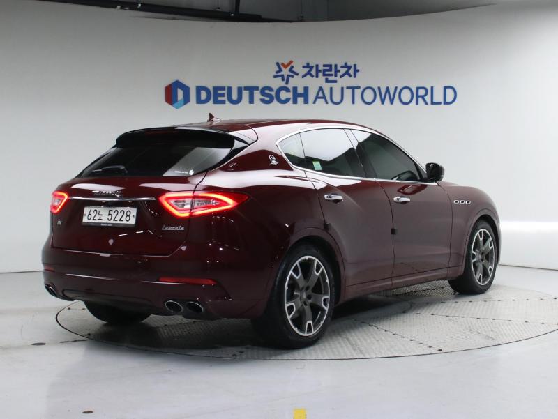 마세라티 르반떼 3.0 - 이미지 19