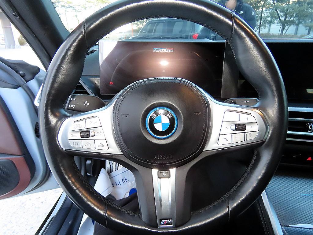 BMW i4 eDrive40 M 스포츠 프로 - 이미지 6
