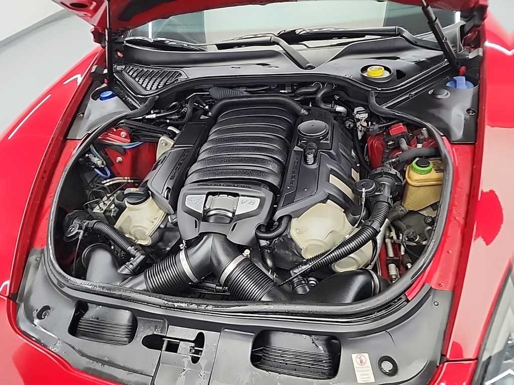 포르쉐 파나메라 4.8 GTS - 이미지 3