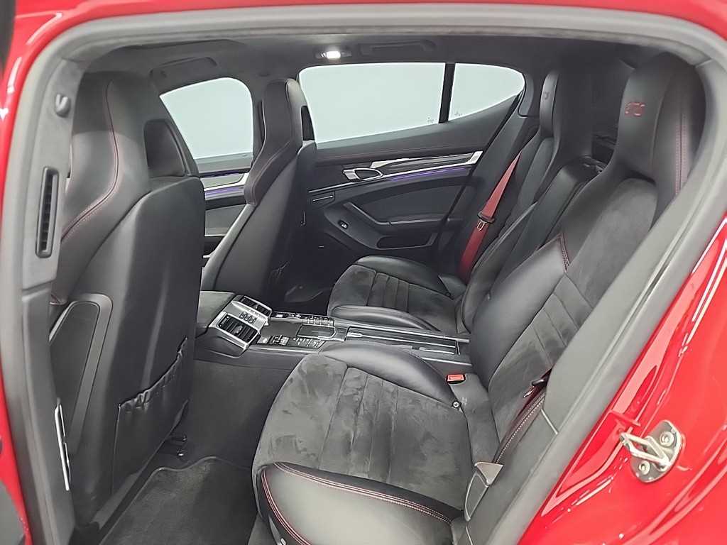 포르쉐 파나메라 4.8 GTS - 이미지 4