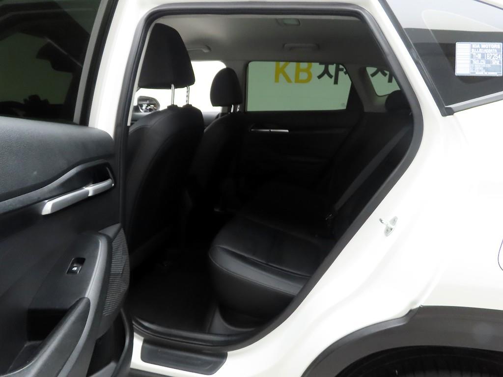 기아 셀토스 1.6 디젤 2WD 트렌디 - 이미지 13