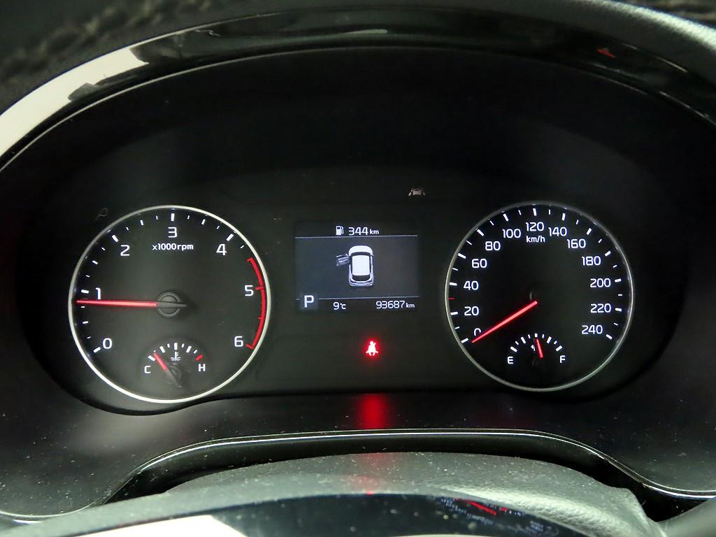 기아 셀토스 1.6 디젤 2WD 트렌디 - 이미지 20