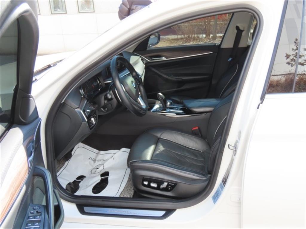 BMW 5시리즈(7세대) 530i xDrive 럭셔리 라인플러스 - 이미지 6