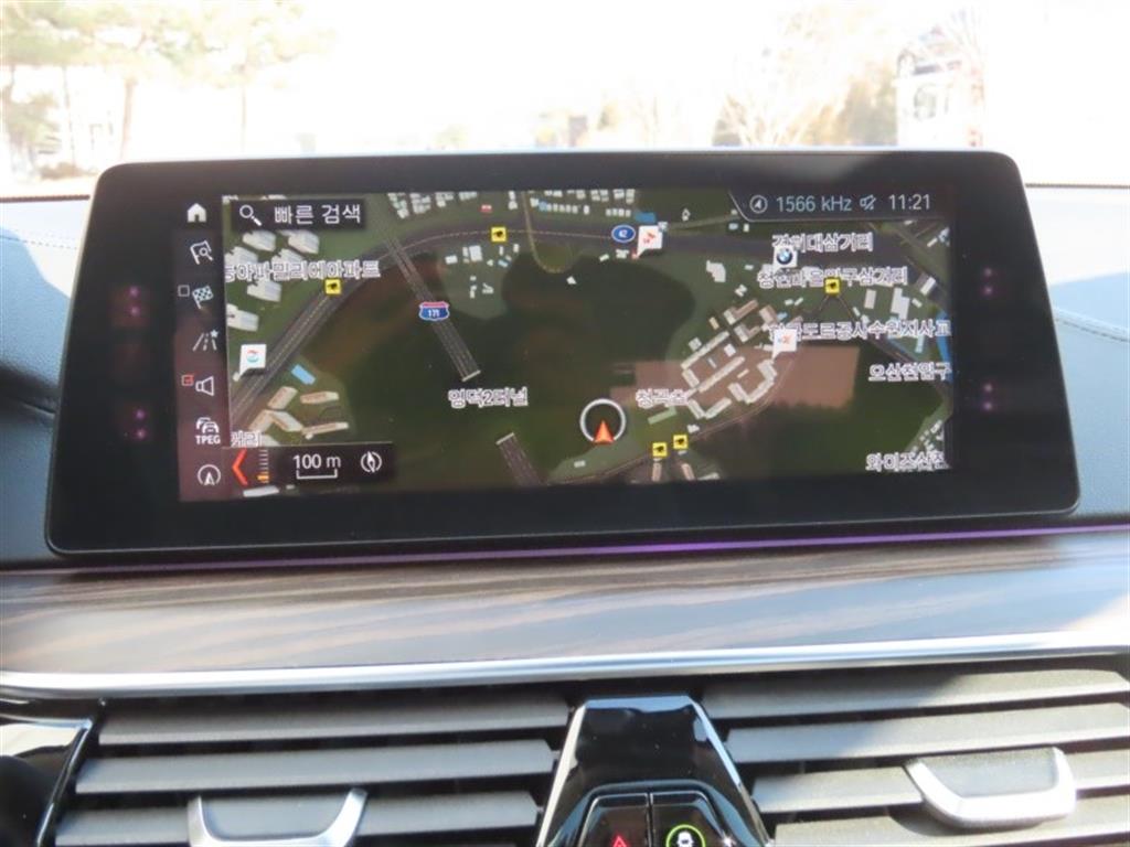 BMW 5시리즈(7세대) 530i xDrive 럭셔리 라인플러스 - 이미지 18