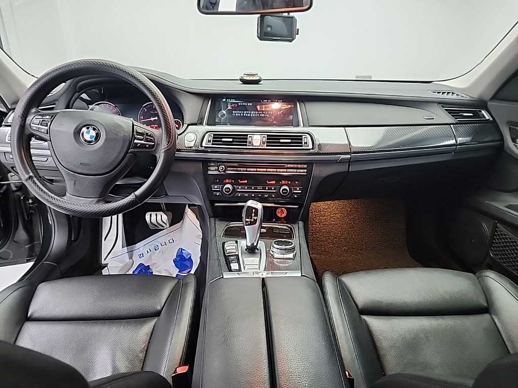 BMW 7시리즈(5세대) 740d xDrive - 이미지 3