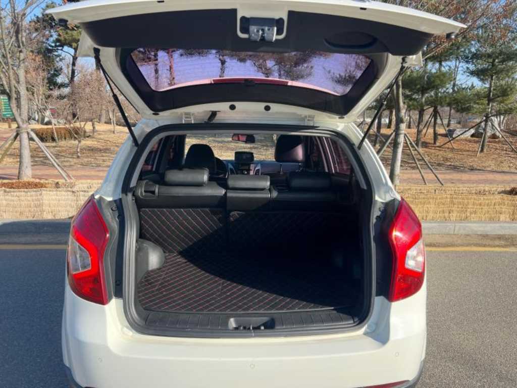 KG모빌리티(쌍용) 뉴 코란도C 2.0 AWD CVT 고급형 - 이미지 2