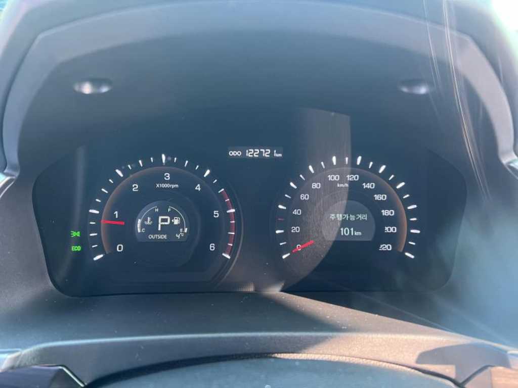 KG모빌리티(쌍용) 뉴 코란도C 2.0 AWD CVT 고급형 - 이미지 9