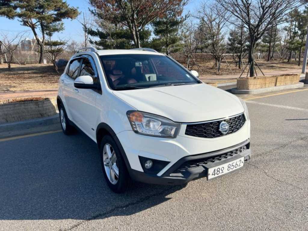 KG모빌리티(쌍용) 뉴 코란도C 2.0 AWD CVT 고급형 - 이미지 11