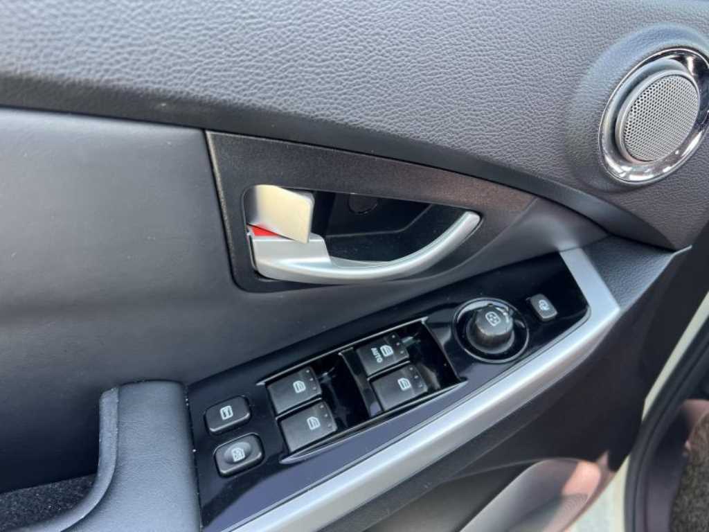 KG모빌리티(쌍용) 뉴 코란도C 2.0 AWD CVT 고급형 - 이미지 17