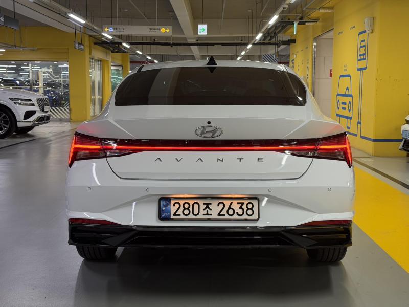 현대 아반떼(CN7) 1.6 가솔린 인스퍼레이션 - 이미지 12