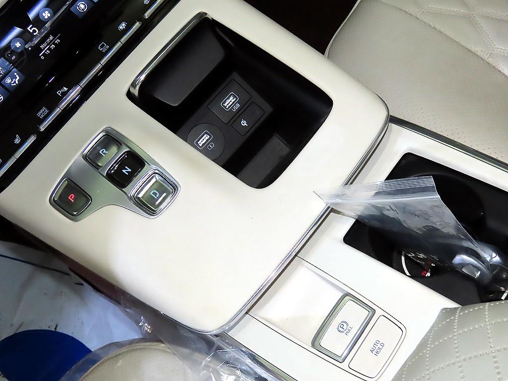 현대 더 뉴그랜저IG 하이브리드 2.4 HEV 익스클루시브 - 이미지 10