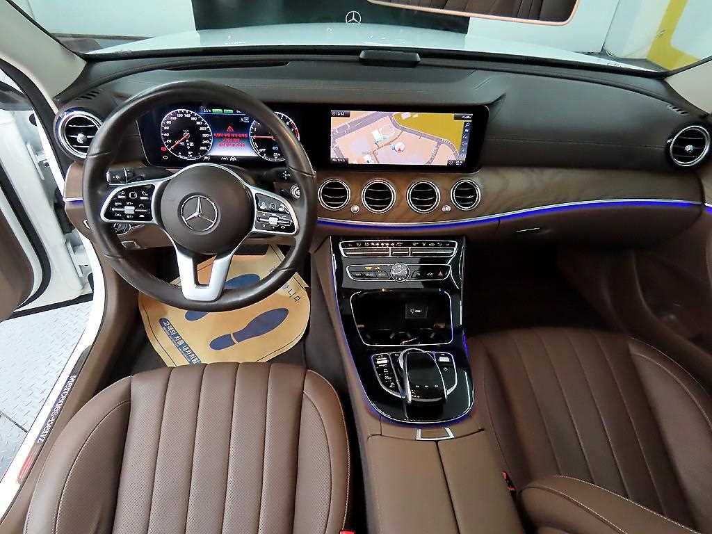 벤츠 E클래스(5세대) E300e 4매틱 익스클루시브 - 이미지 3