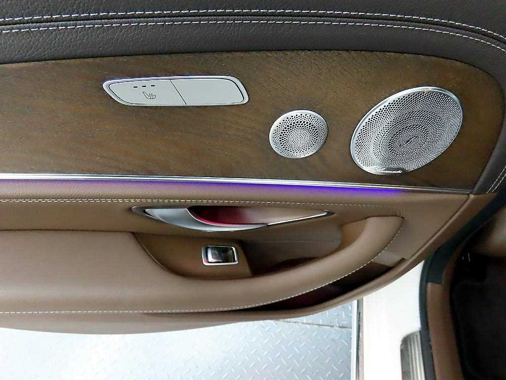 벤츠 E클래스(5세대) E300e 4매틱 익스클루시브 - 이미지 11