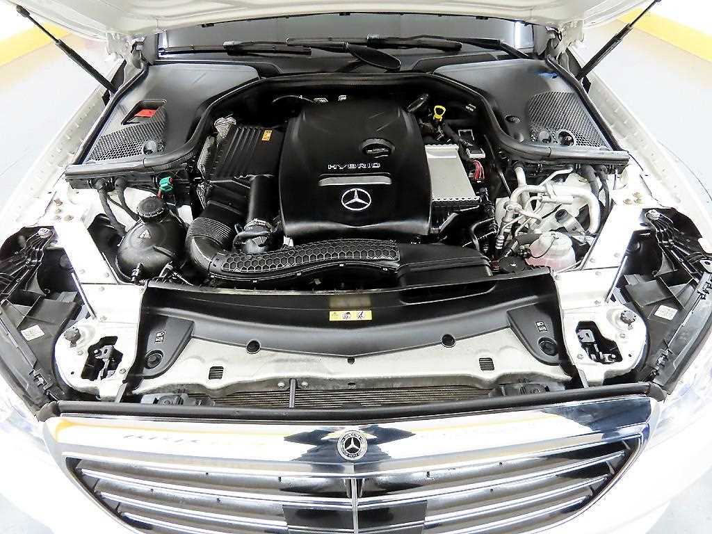 벤츠 E클래스(5세대) E300e 4매틱 익스클루시브 - 이미지 13