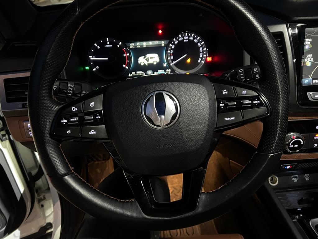 KG모빌리티(쌍용) G4 렉스턴 2.2 4WD 화이트 에디션 - 이미지 9