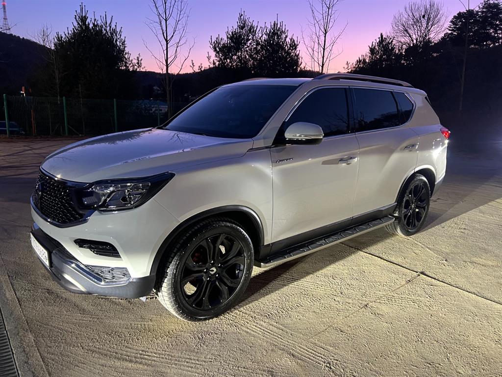 KG모빌리티(쌍용) G4 렉스턴 2.2 4WD 화이트 에디션 - 이미지 16