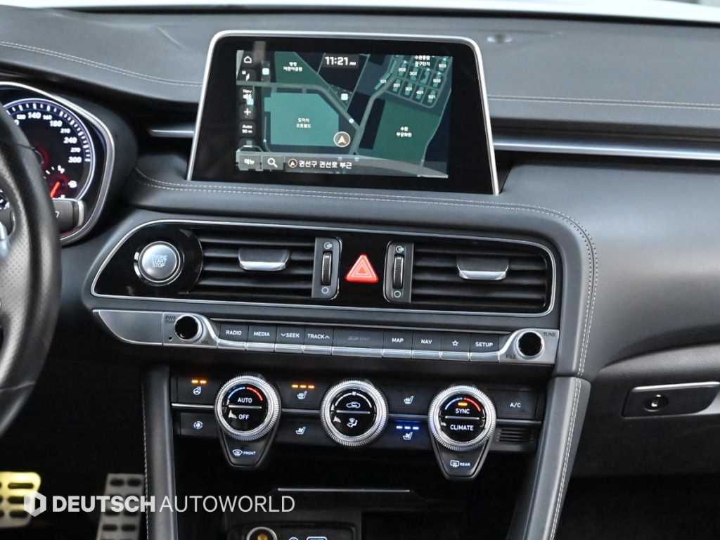 제네시스 G70 2.0T AWD 스포츠 패키지 - 이미지 9