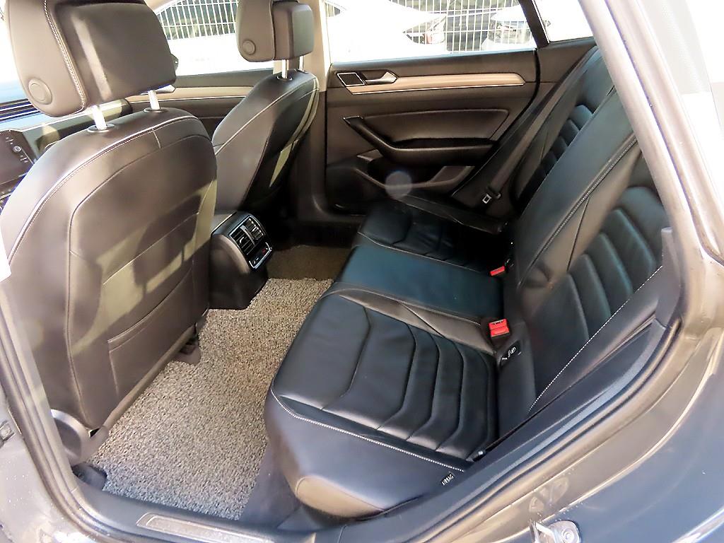 폭스바겐 아테온 2.0 TDI 엘레강스 프레스티지 - 이미지 11