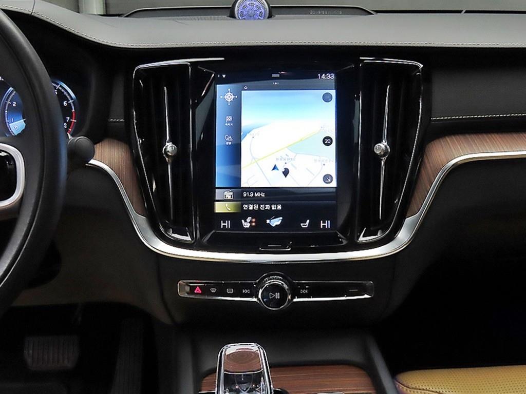 볼보 S60(3세대) 2.0 B5 인스크립션 - 이미지 4