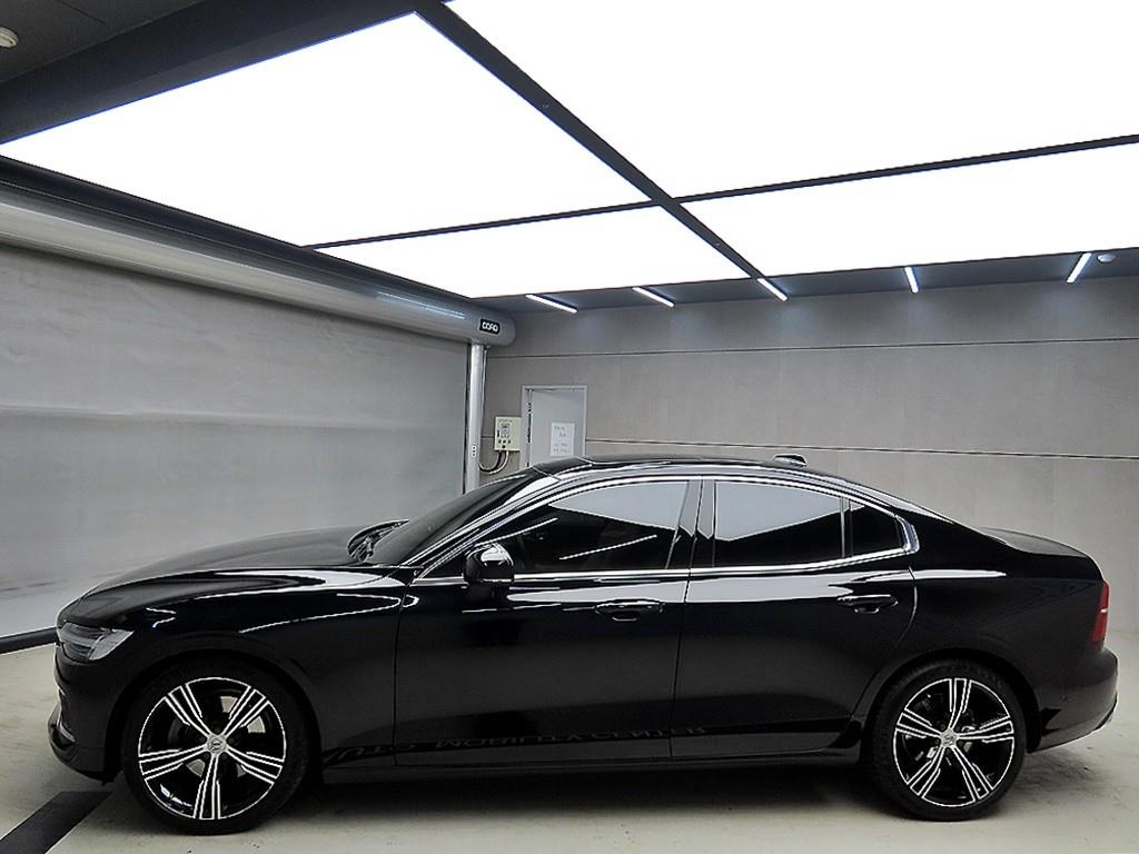 볼보 S60(3세대) 2.0 B5 인스크립션 - 이미지 16