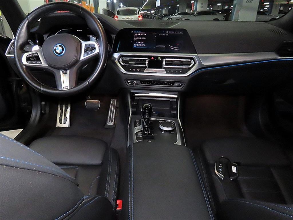 BMW 3시리즈(7세대) 330e M 스포츠 팩 - 이미지 9