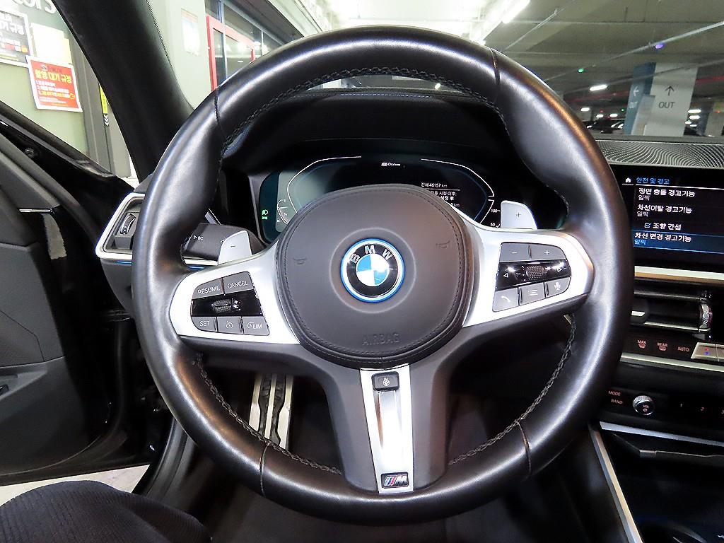 BMW 3시리즈(7세대) 330e M 스포츠 팩 - 이미지 15