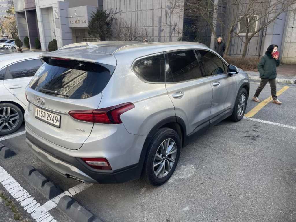 현대 싼타페(TM) R2.0 2WD 익스클루시브 - 이미지 2