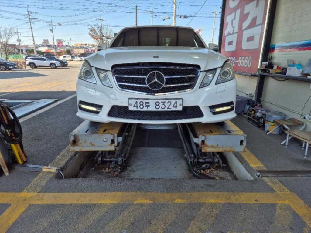 벤츠 E클래스(4세대) E300 아방가르드 스포츠팩