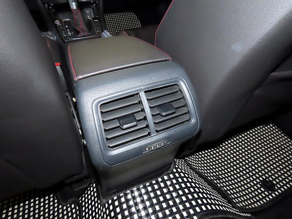 폭스바겐 골프(7세대) 2.0 GTI - 이미지 19