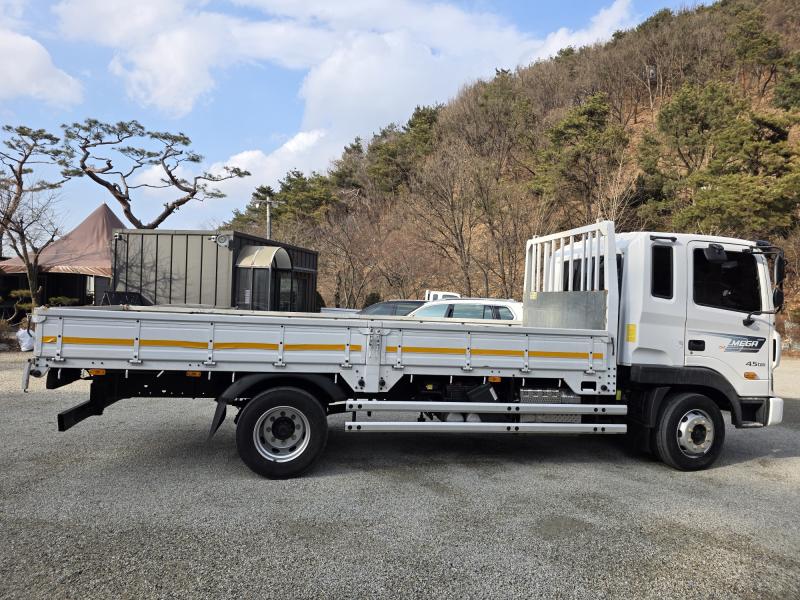 현대 메가트럭 4.5톤 장축 - 이미지 3