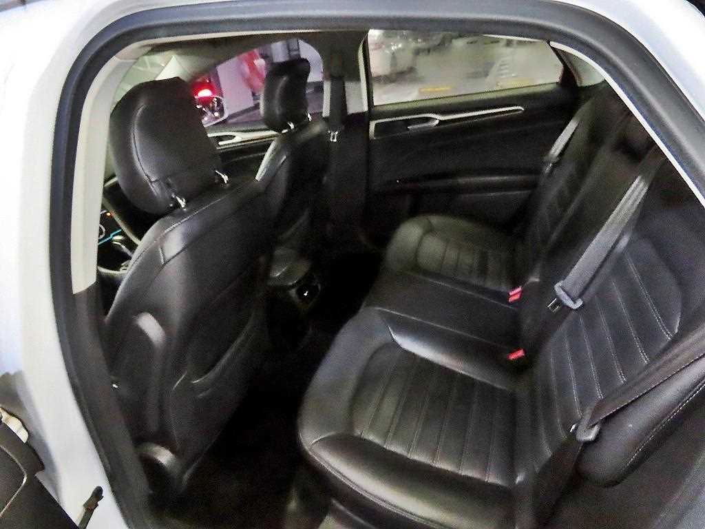 포드 퓨전(2세대) 2.0 에코부스트 SE - 이미지 9