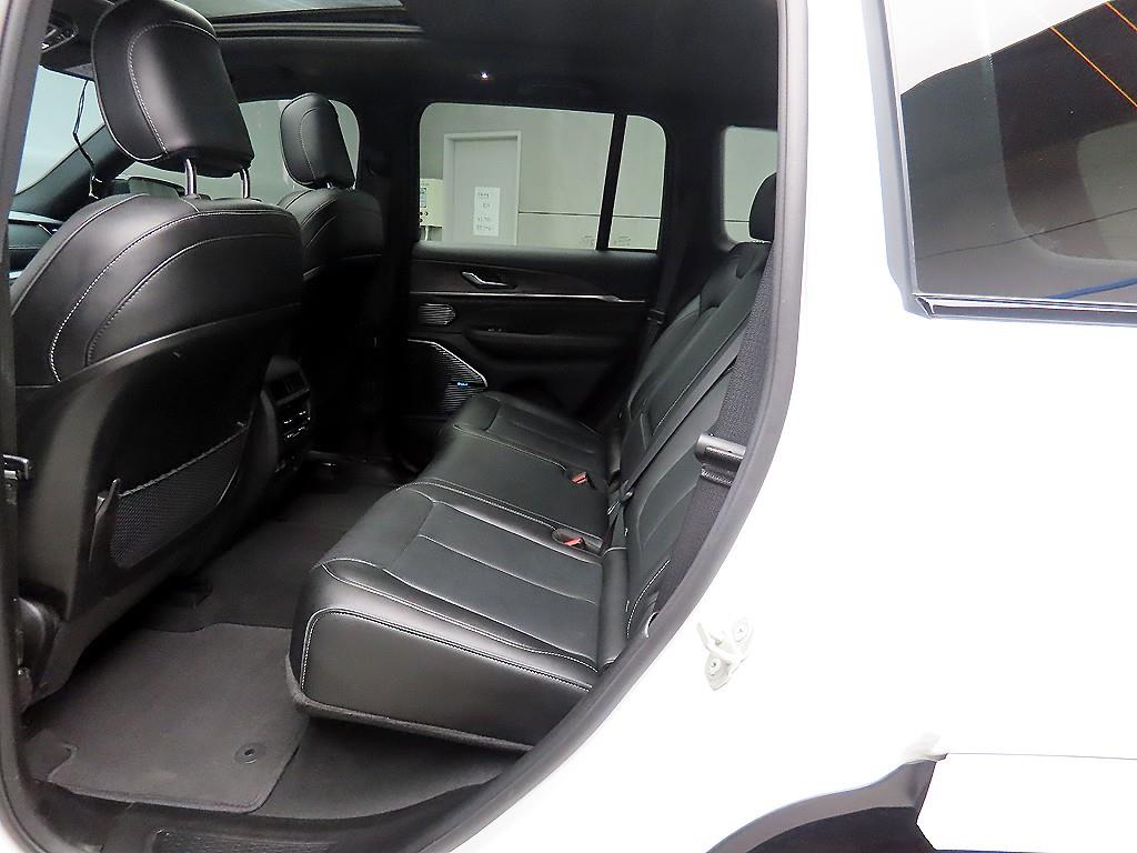 지프 그랜드 체로키(WL) 3.6 오버랜드 - 이미지 8