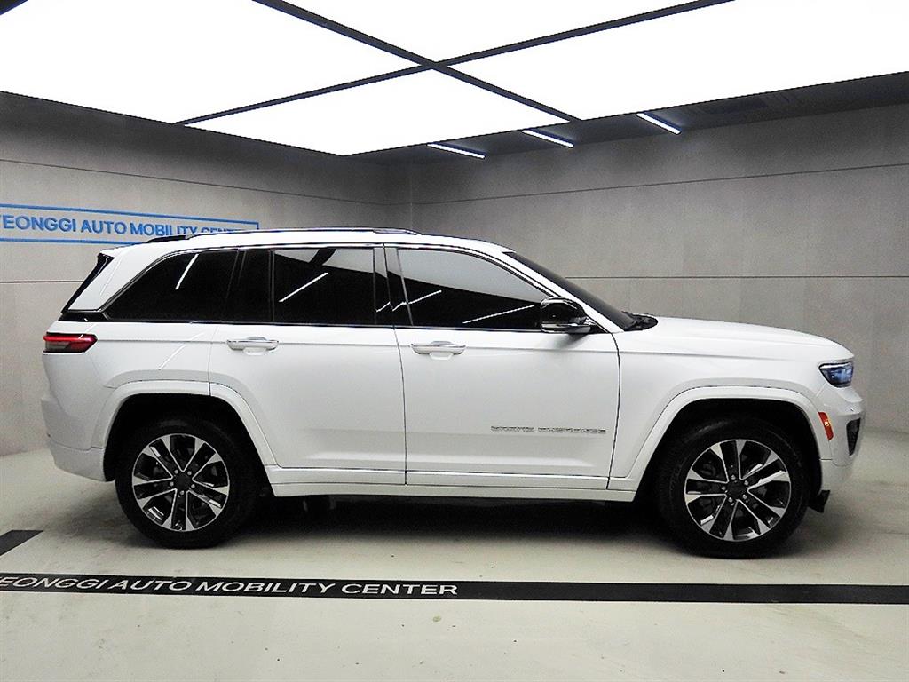 지프 그랜드 체로키(WL) 3.6 오버랜드 - 이미지 15