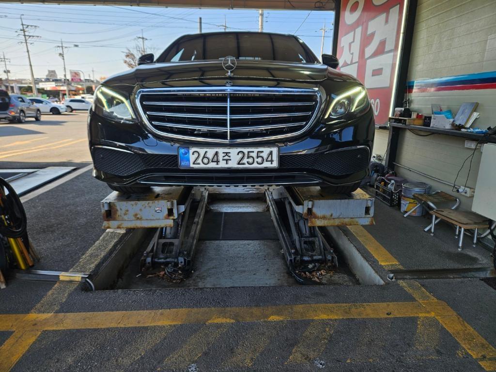 벤츠 E클래스(5세대) E220d 4매틱 익스클루시브