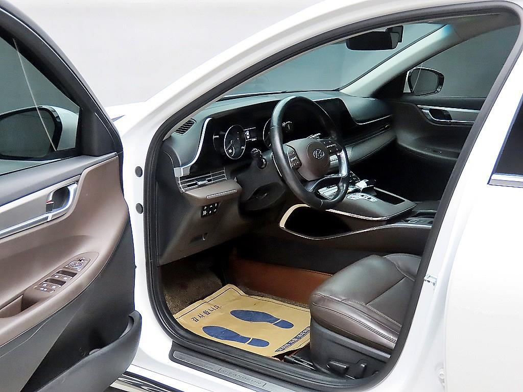 현대 더 뉴그랜저IG LPi 3.0 프리미엄 초이스 - 이미지 17