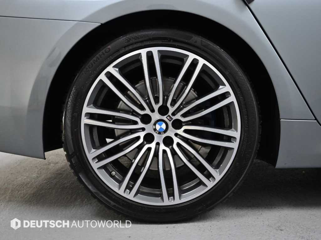 BMW 5시리즈(7세대) 530i M스포츠팩 플러스 - 이미지 10