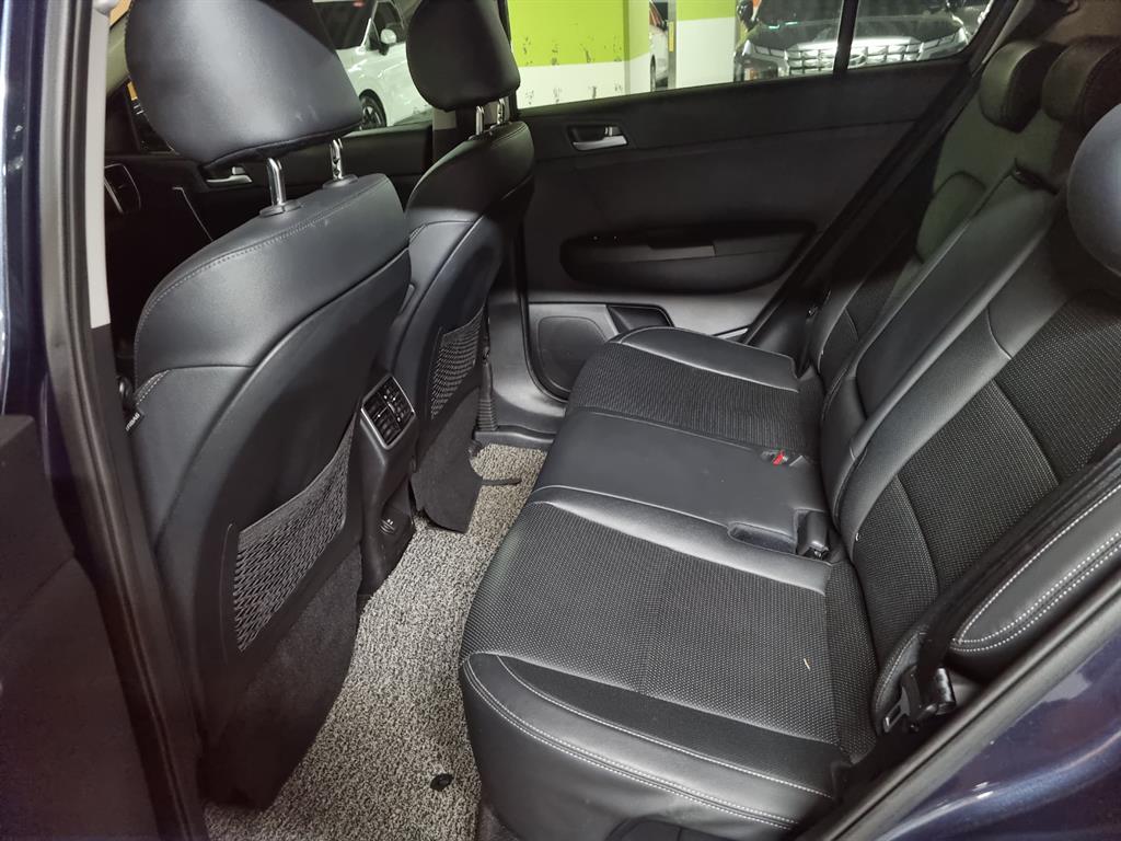 기아 스포티지 더 볼드 R2.0 디젤 2WD 프레스티지 - 이미지 12