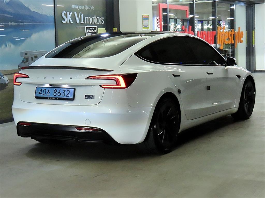 테슬라 모델 3 AWD 퍼포먼스 - 이미지 14