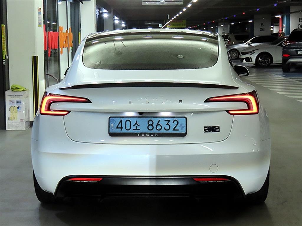 테슬라 모델 3 AWD 퍼포먼스 - 이미지 18