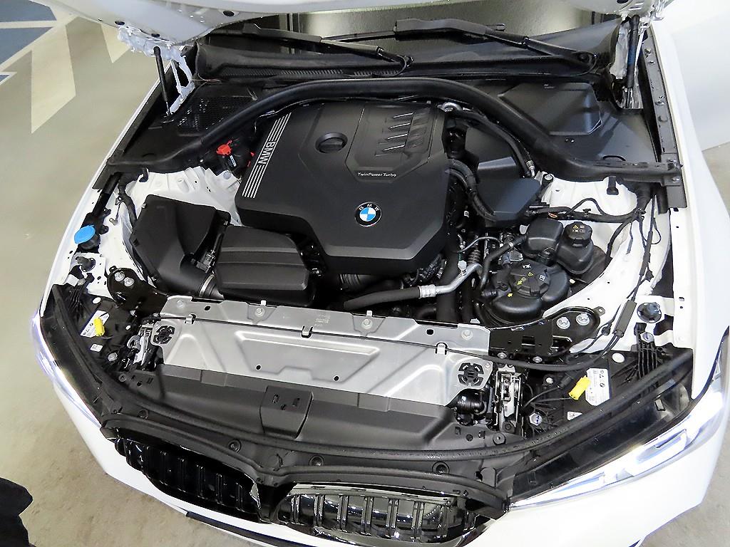 BMW 3시리즈(7세대) 320i M 스포츠팩 - 이미지 14