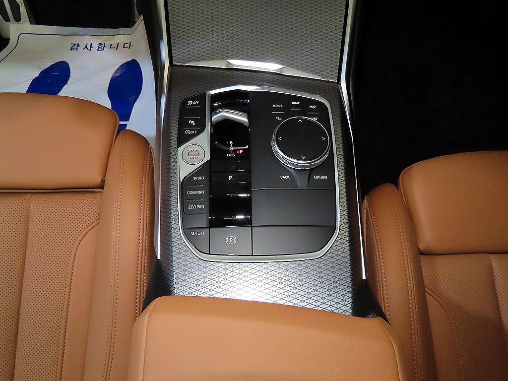 BMW 3시리즈(7세대) 320i M 스포츠팩 - 이미지 20