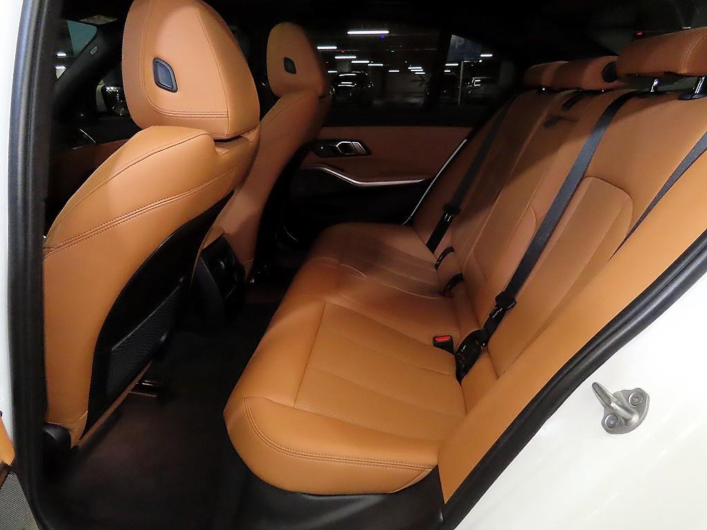 BMW 3시리즈(7세대) 320i M 스포츠팩 - 이미지 2