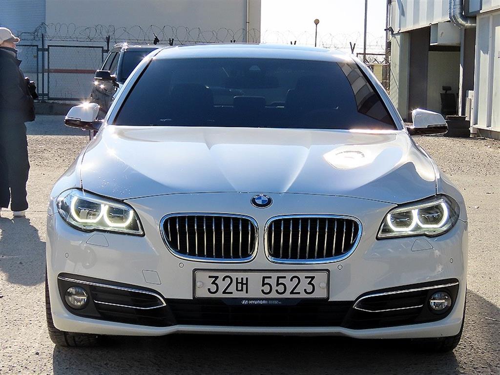 BMW 5시리즈(6세대) 520d 럭셔리 - 이미지 8