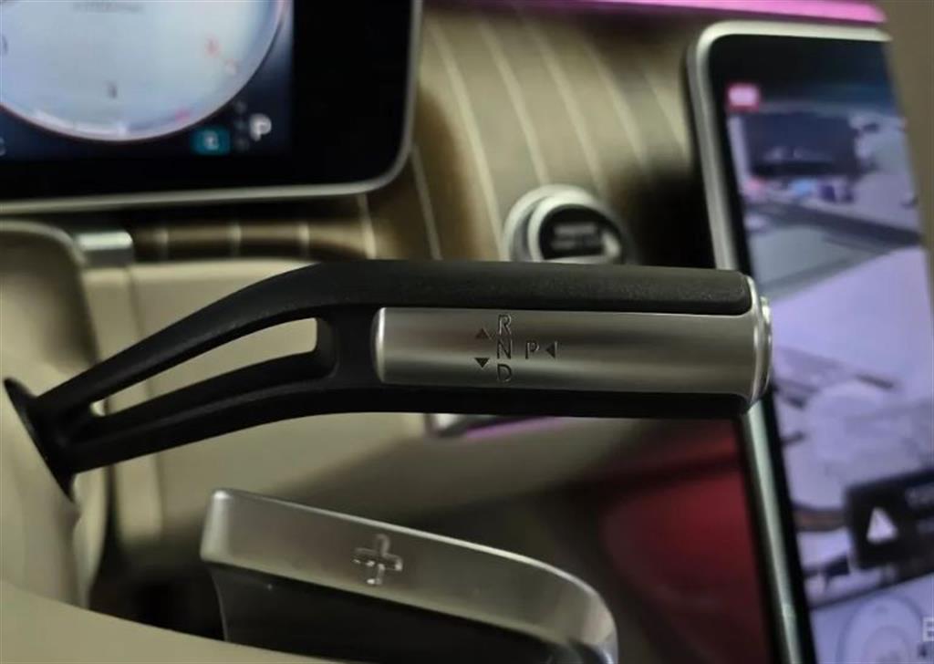 벤츠 S클래스(7세대) 마이바흐 S680 4매틱 - 이미지 3