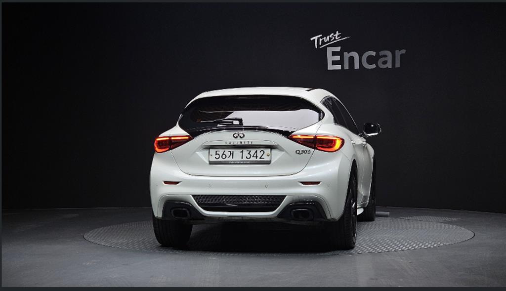 인피니티 Q30 2.0T - 이미지 18