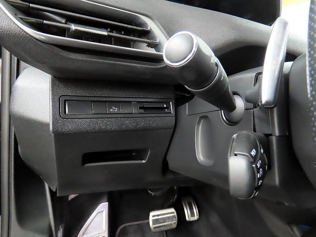 푸조 3008(2세대) 1.6 BlueHDi GT라인 - 이미지 12